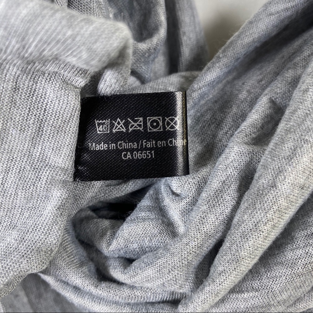⭐️SALE⭐️Hot Steps Grey Foulard Scarf - Picture 5 of 6